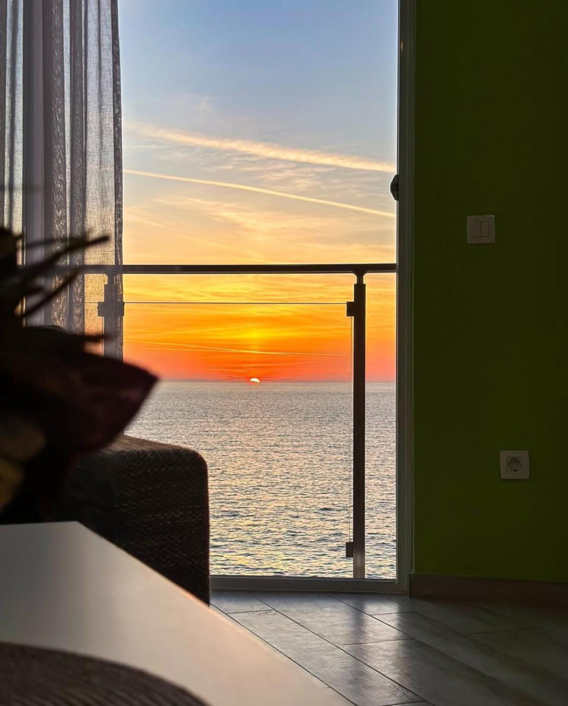 Paradise Beachfront View 1 Бар Экстерьер фото