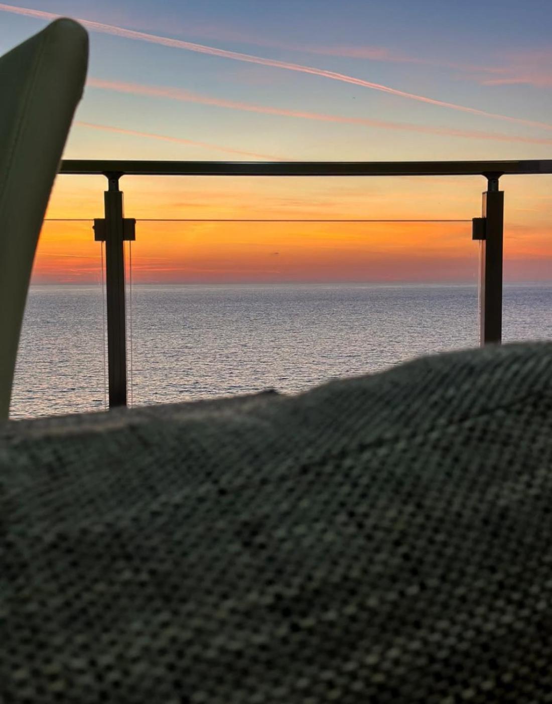 Paradise Beachfront View 1 Бар Экстерьер фото