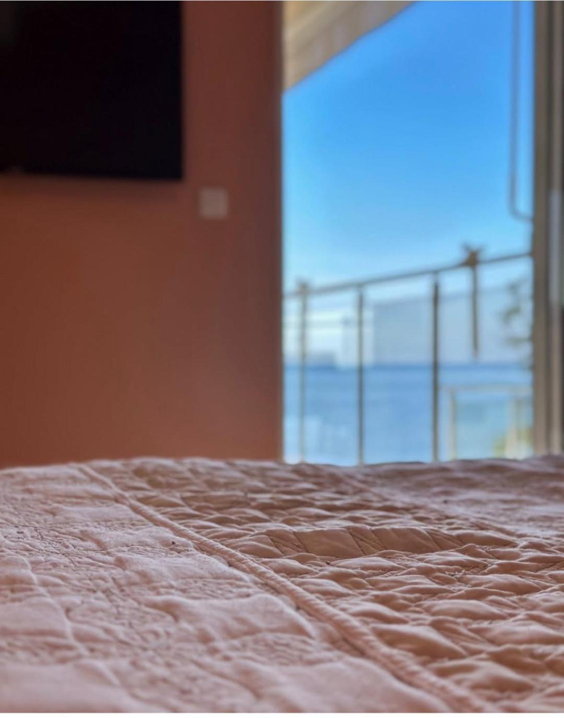 Paradise Beachfront View 1 Бар Экстерьер фото